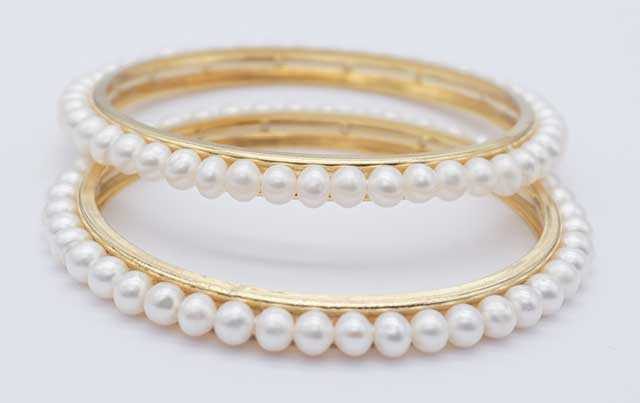 Buy pearl bangles online in India : Darpan Mangatrai