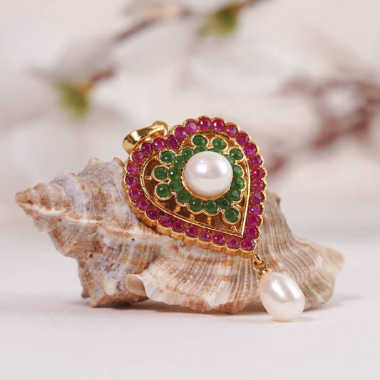 Why Every Woman Needs a Pearl Locket in Her Jewelry Collection