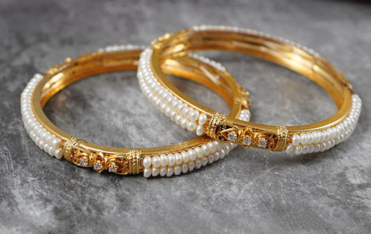 What are some top online stores where people can buy Pearl Bangles?