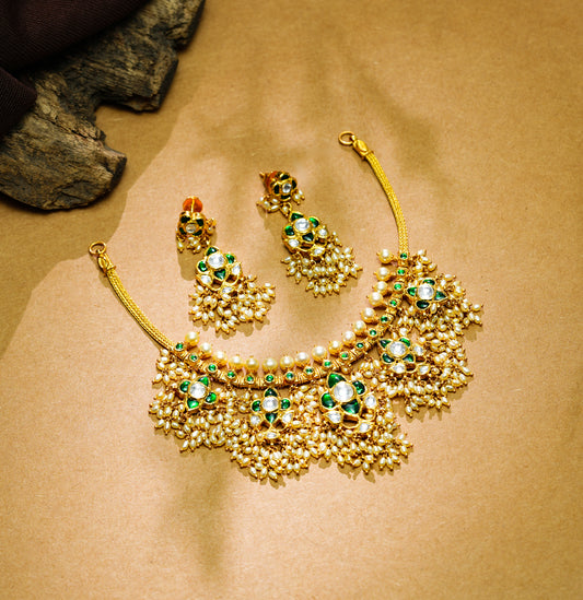 Graceful Kundan Gutta Pusalu