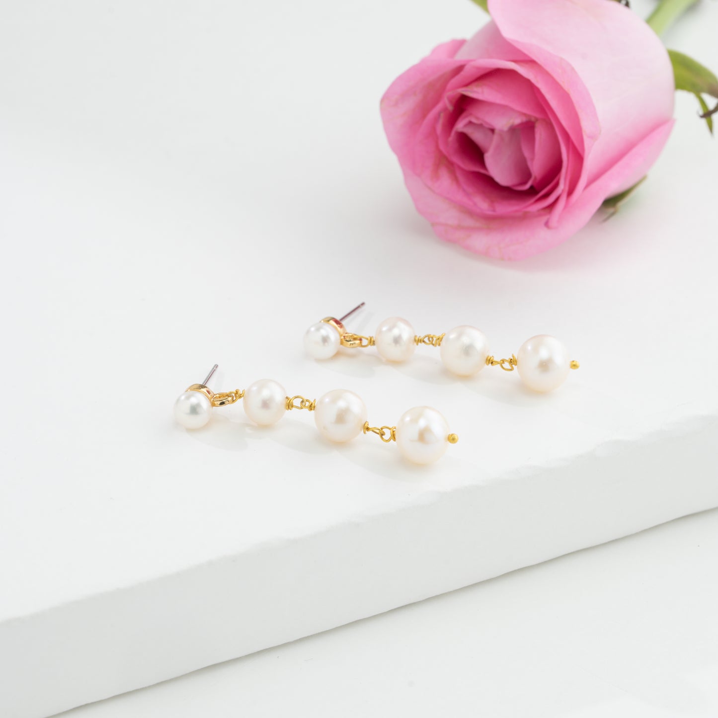 Edgy Grading Freshwater Pearl Hanging Earrings