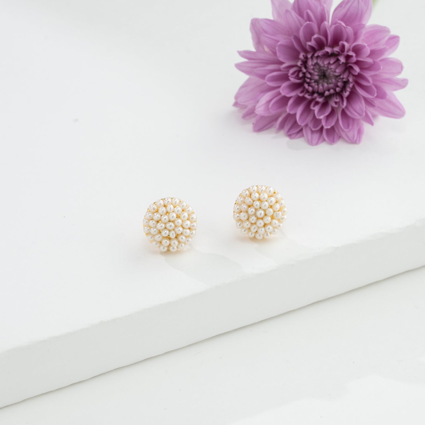 1.0-2.0mm White Seed Pearl Stud Earrings