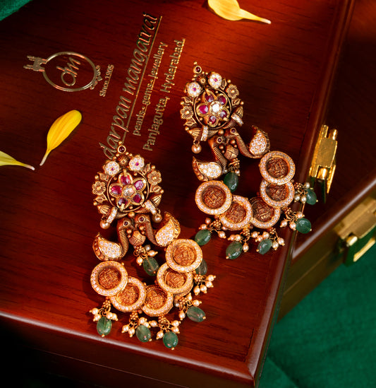 Elaborate Kasu Emerald Earring