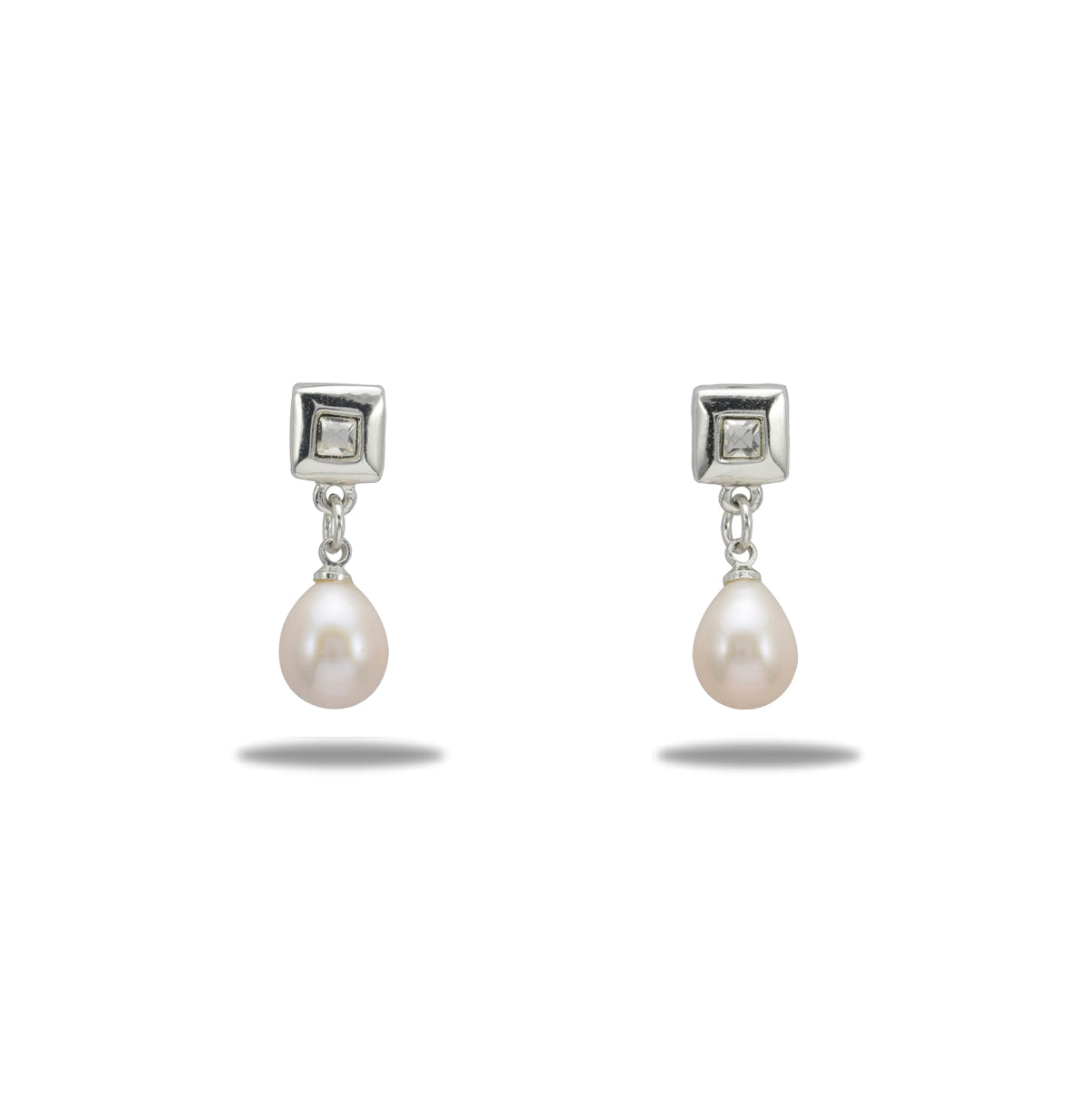 Attractive Pearl Stud Earrings