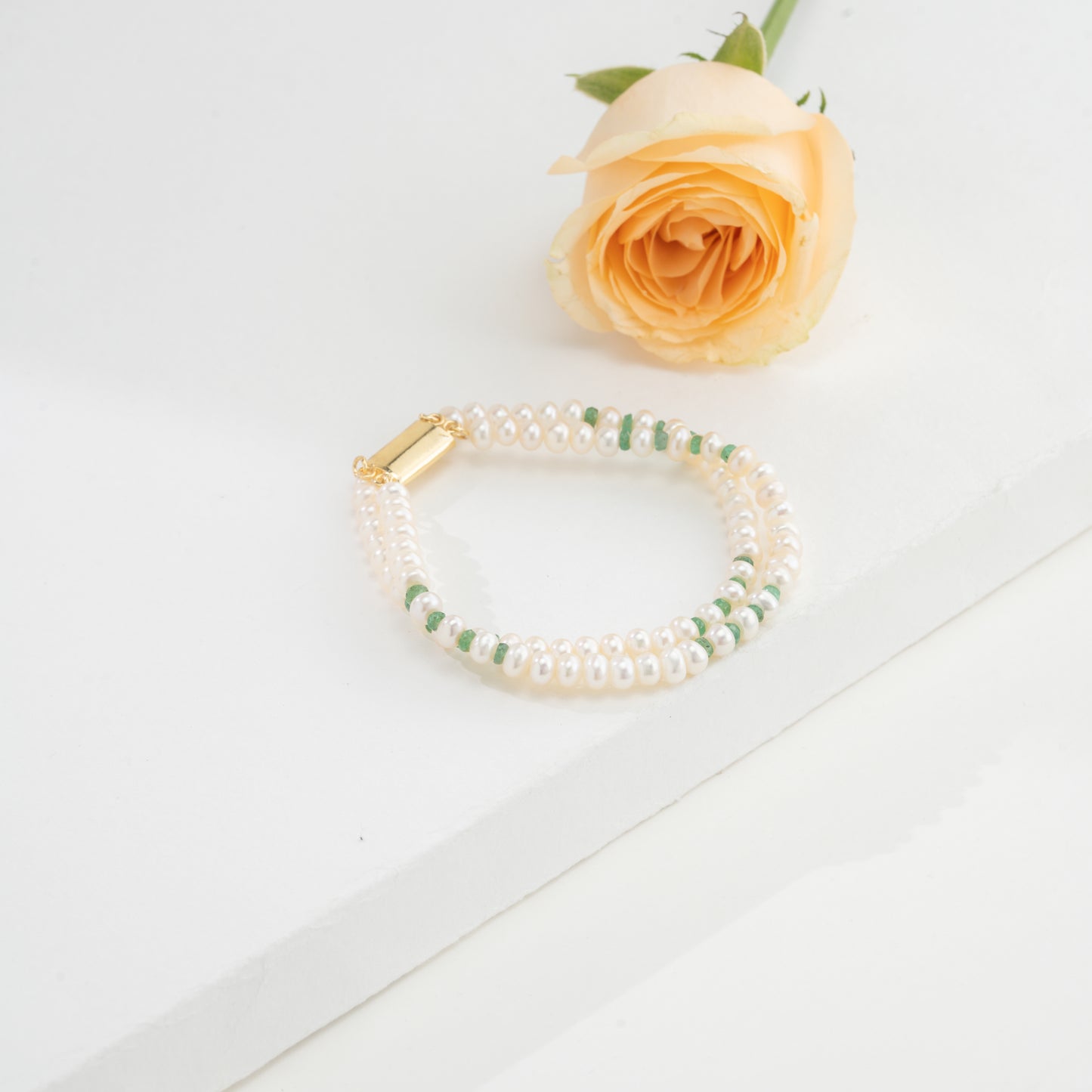 Natural Emerald White Button Pearl Bracelet