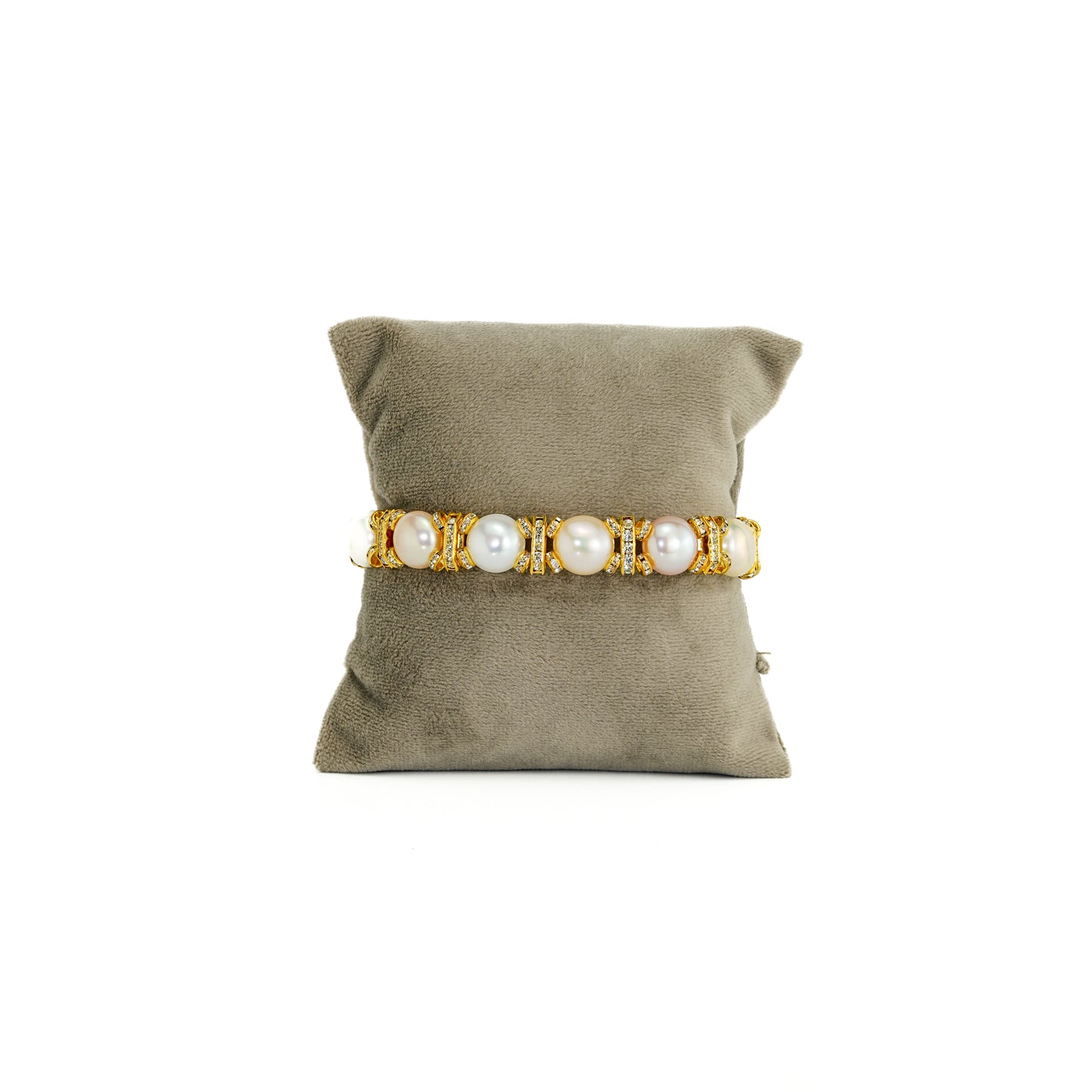 Classic White Pearl Bracelet