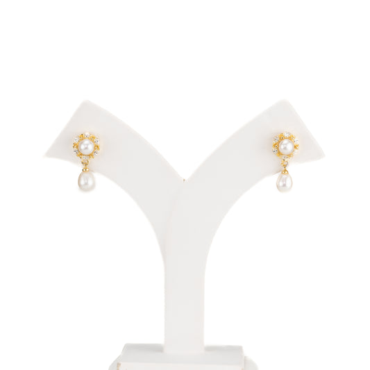 Delicate White Drop Pearl Studs Earring