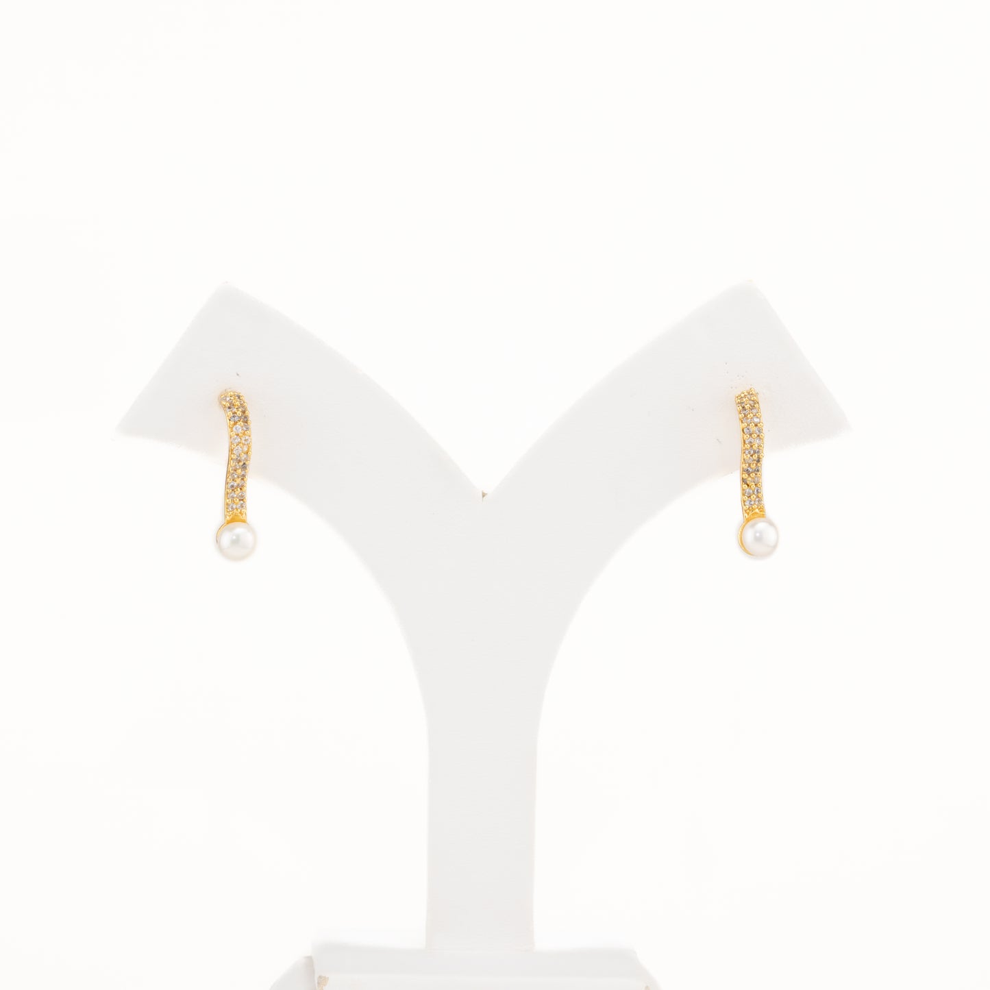 Regal White Pearl Studs Earrings
