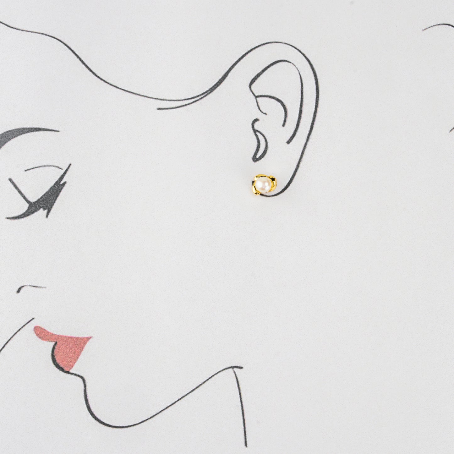 Dreamy Pearl Stud Earrings