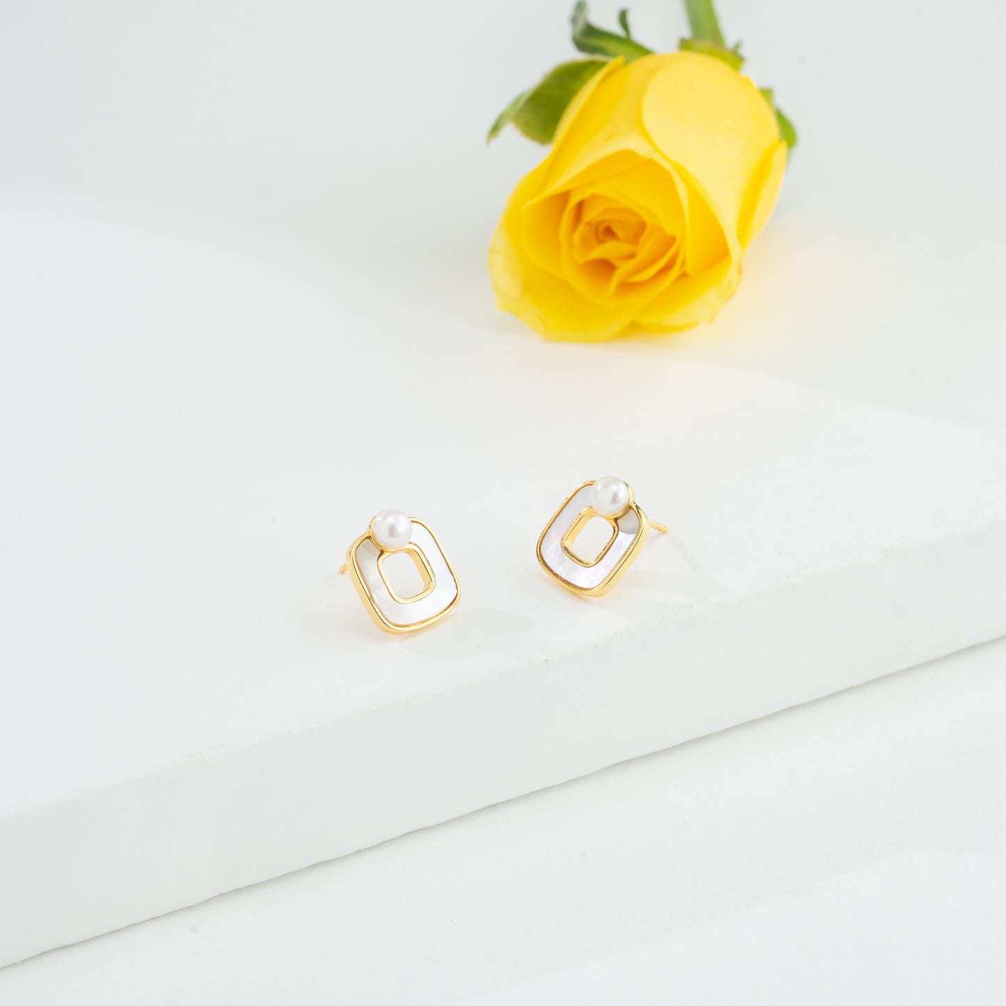 Dynamic Mix Pearl Stud Earrings