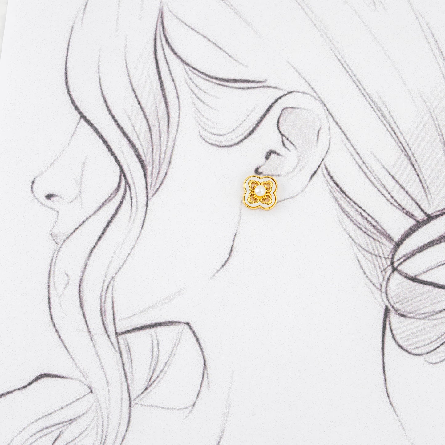 Exquisite Pearl Stud Earrings
