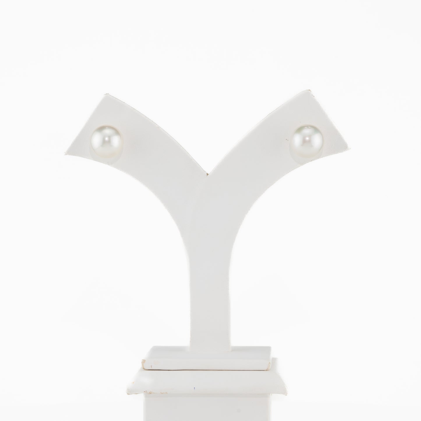 13.0-14.0mm White Saltwater Pearl Stud