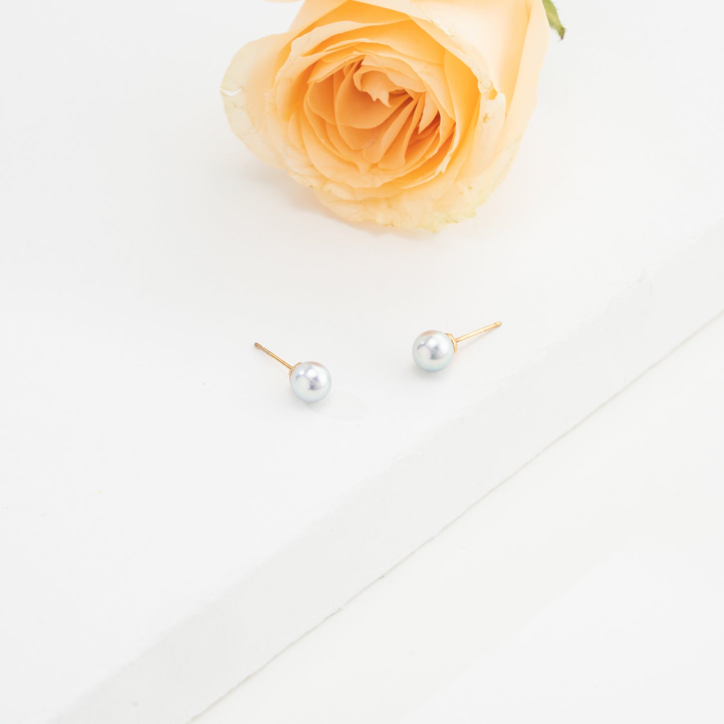 6.0-7.0mm Round Grey Saltwater Pearl Stud Earrings