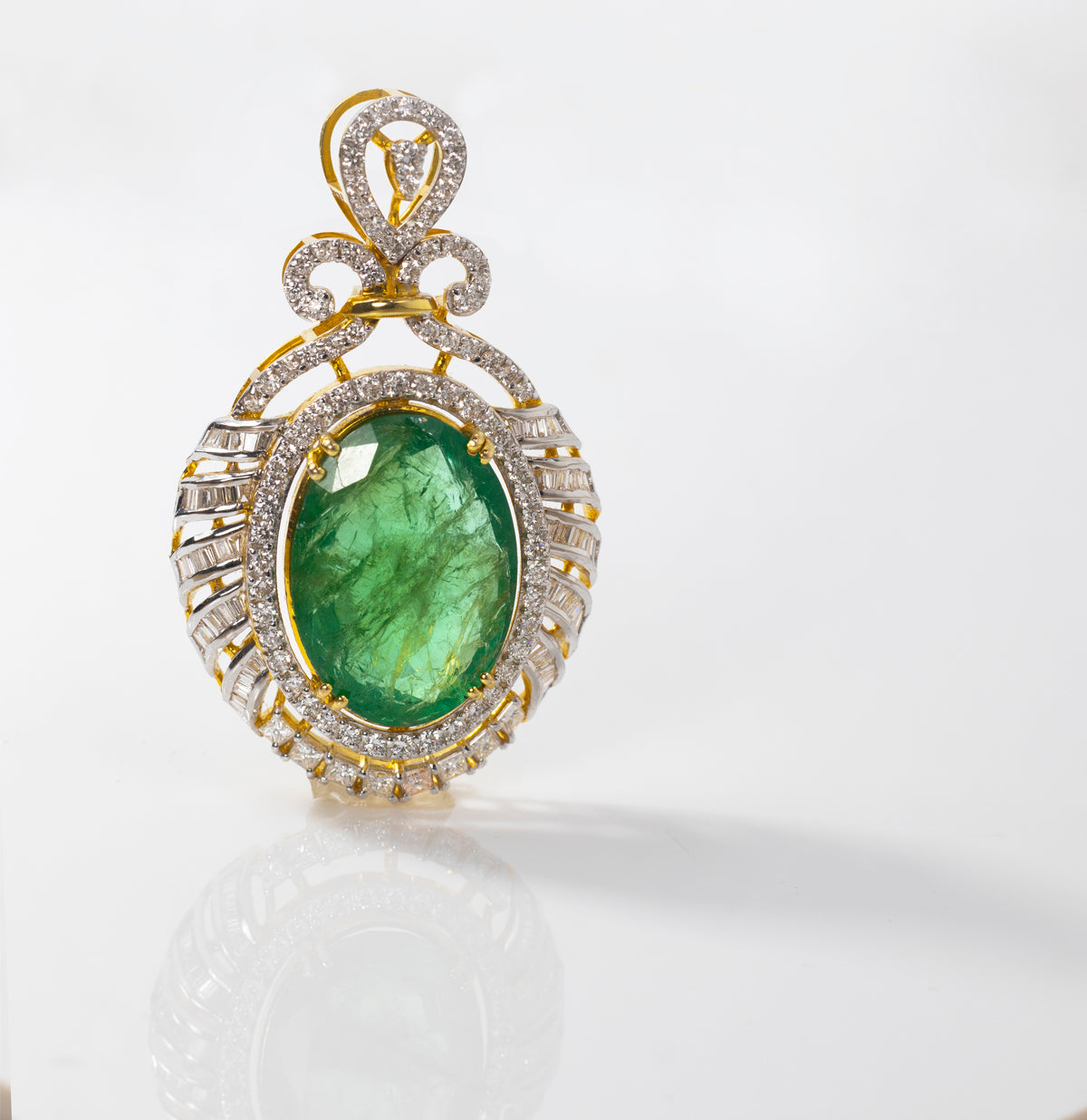 Exotic Diamond Emerald Pendent