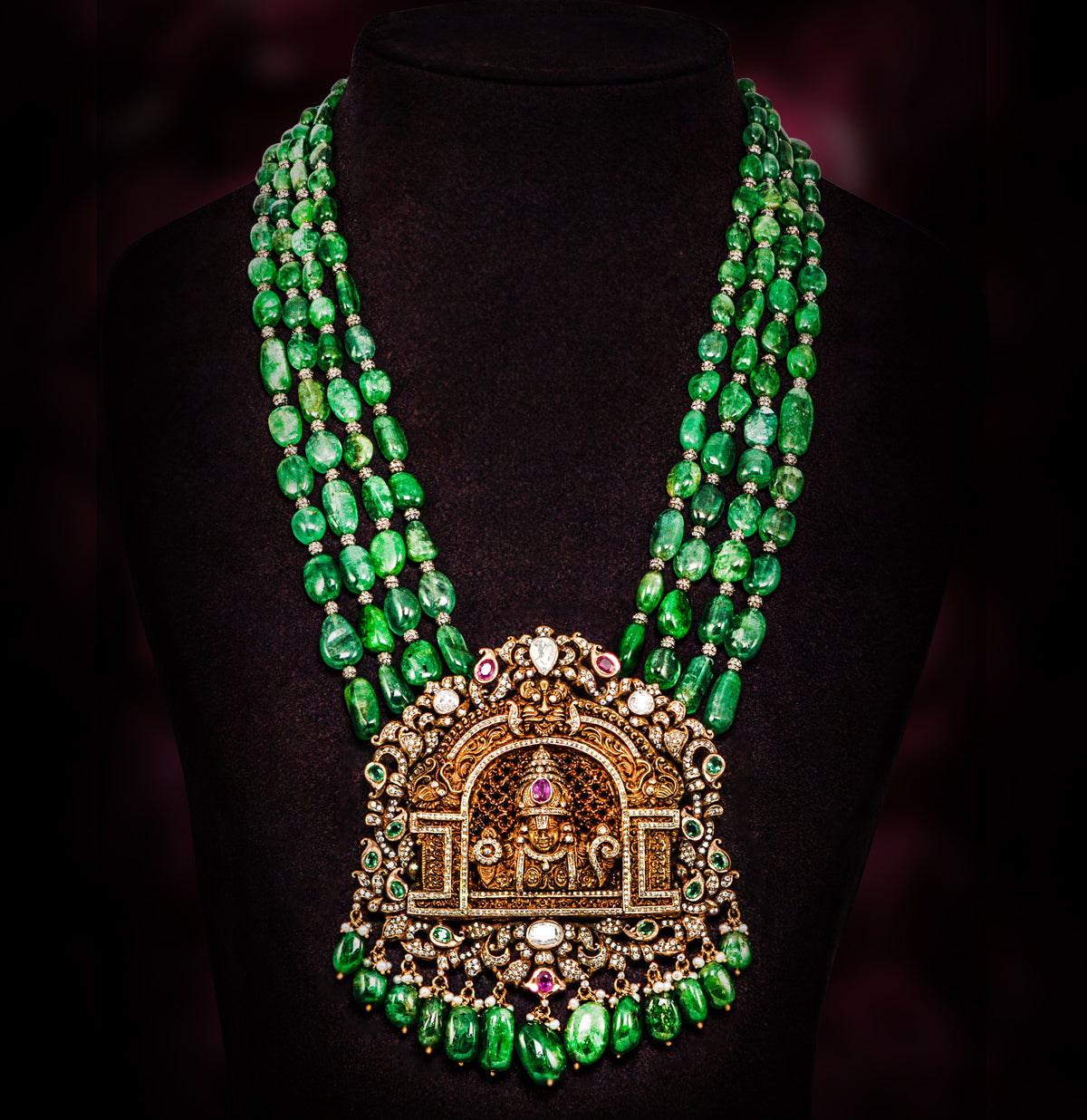 Fine Gold Nakshi Locket With Polki And Emerald Beads Mala