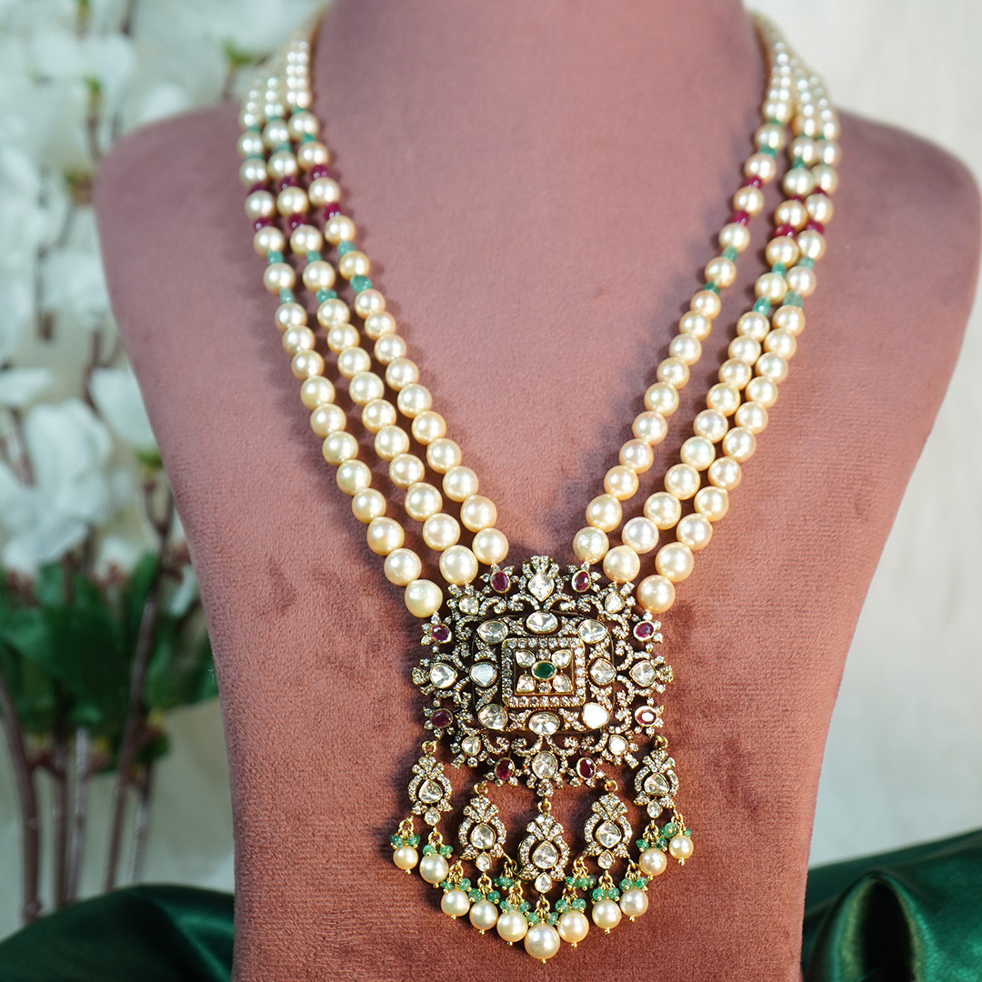 Floral Kundan Necklace Set With Green Drops – Masayaa