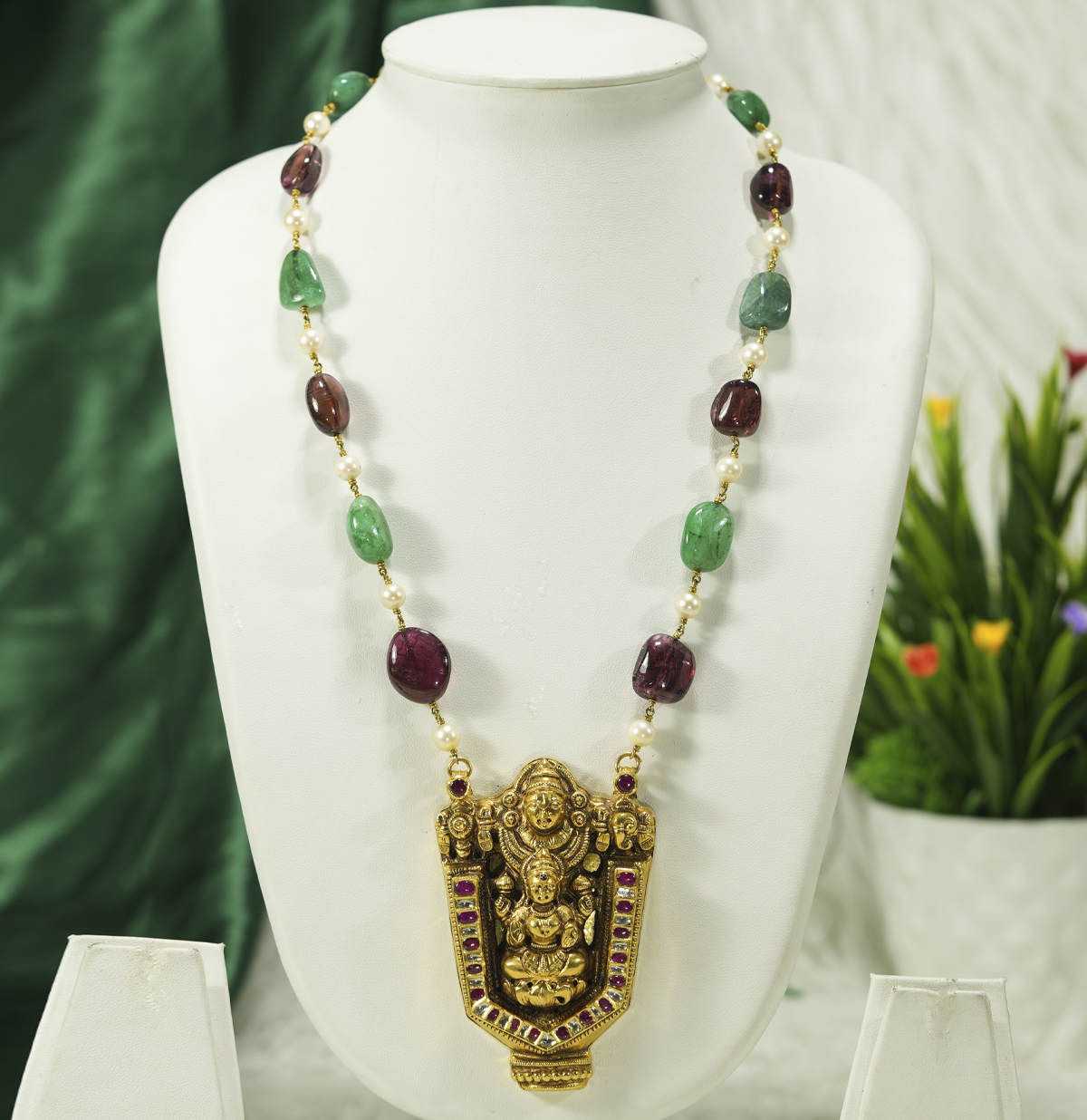 JANGALI MONOCHROME Eco Recycled Monochrome Glass Bead Jewellery – AURA QUE