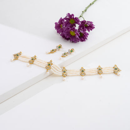 Adorable Green Stone Freshwater Pearls Choker Set