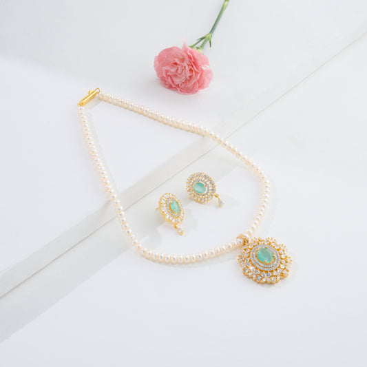 Stunning Green Stone Freshwater Pearl Necklace Set