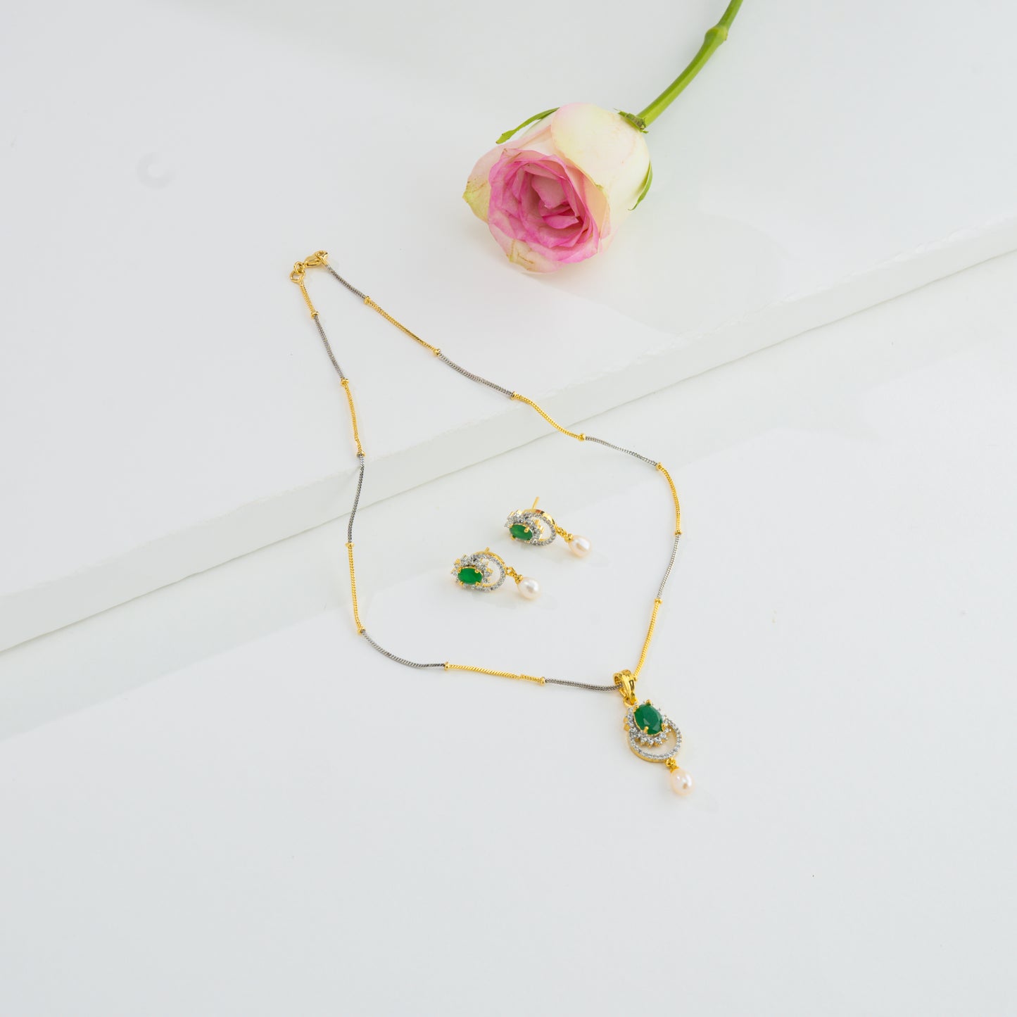 Exotic Green Stone Pearl Necklace Set