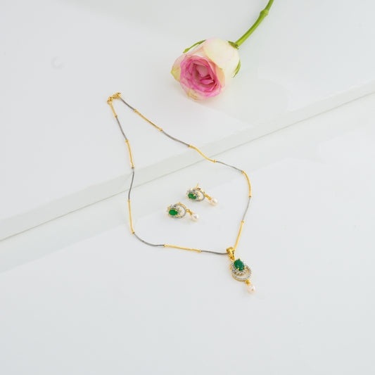 Exotic Green Stone Pearl Necklace Set