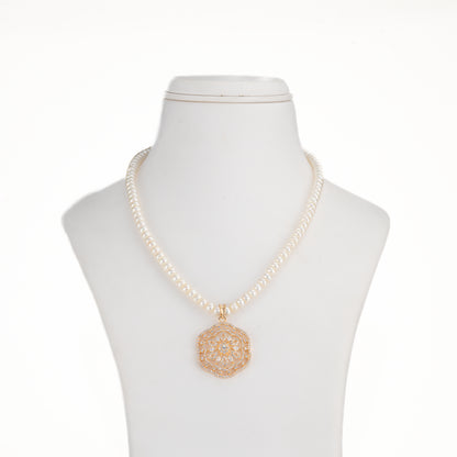 Fine White Stone Freshwater Pearl Set