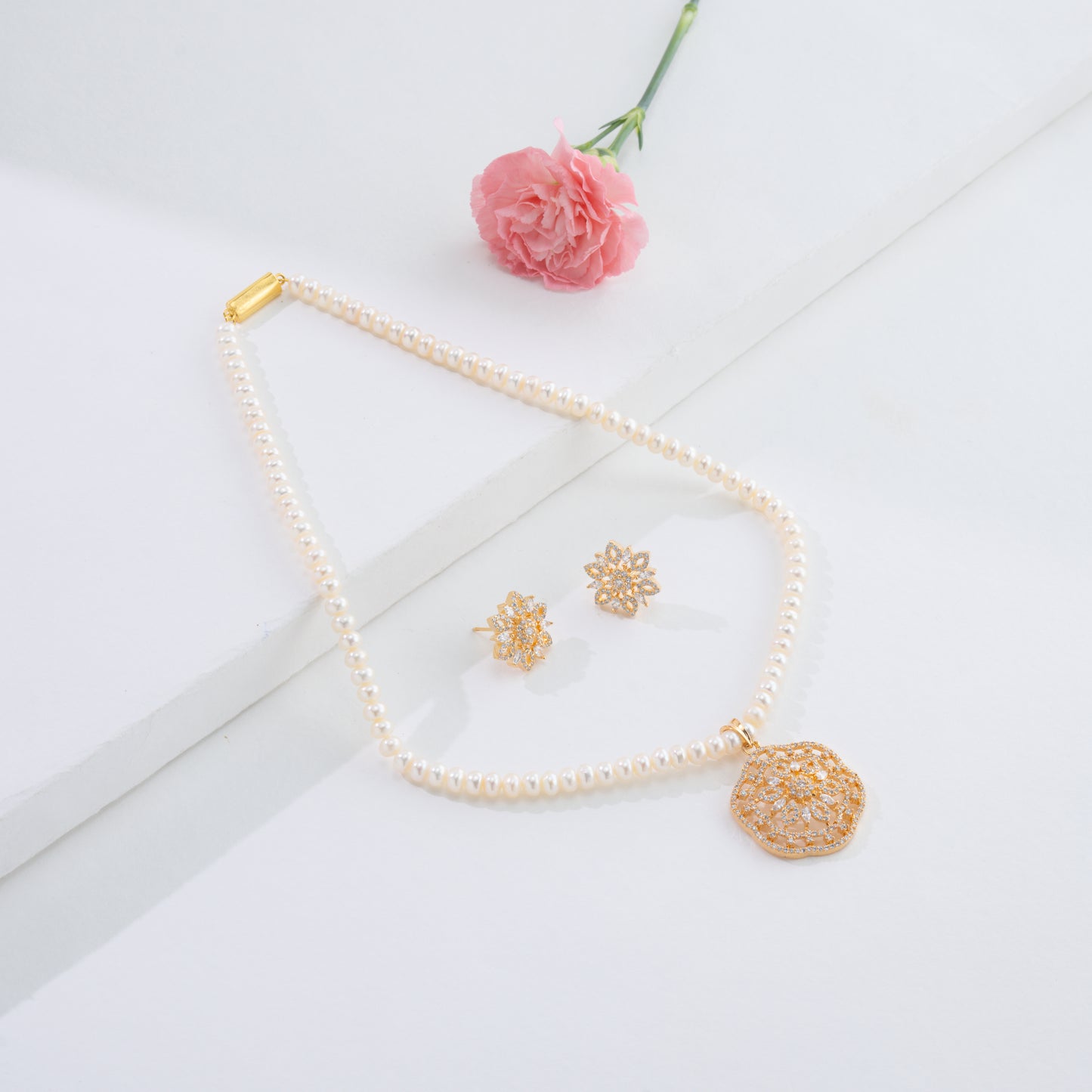 Fine White Stone Freshwater Pearl Set