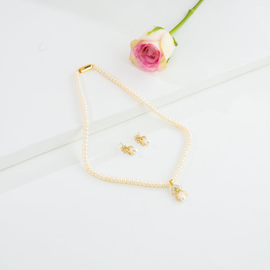 Fine White Stone Freshwater Pearl Set