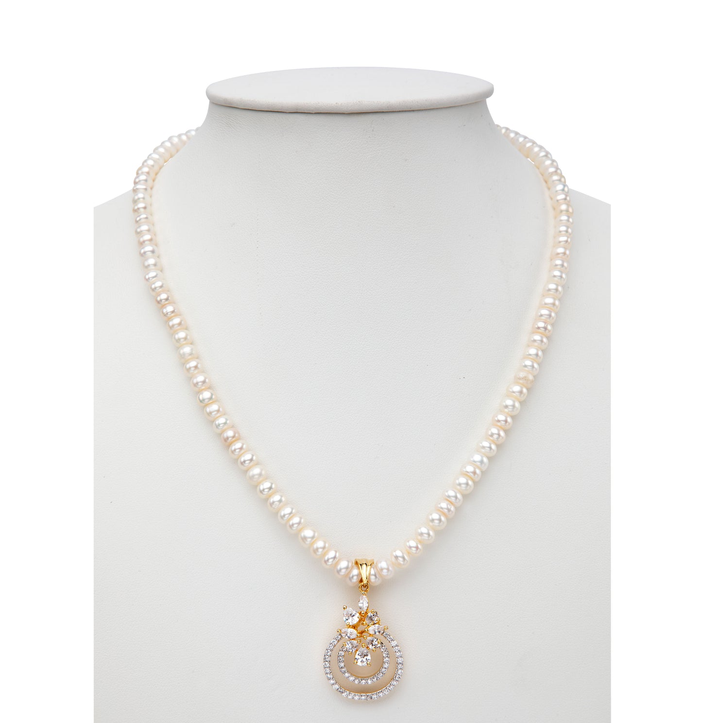 Attractive Freshwater Pearl Necklace Set