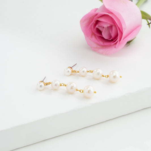 Edgy Grading Freshwater Pearl Hanging Earrings