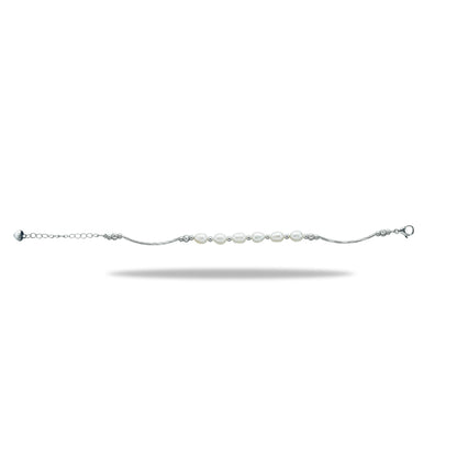 Simple White Pearl Bracelet