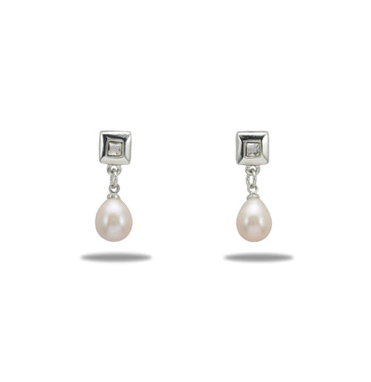 Attractive Pearl Stud Earrings