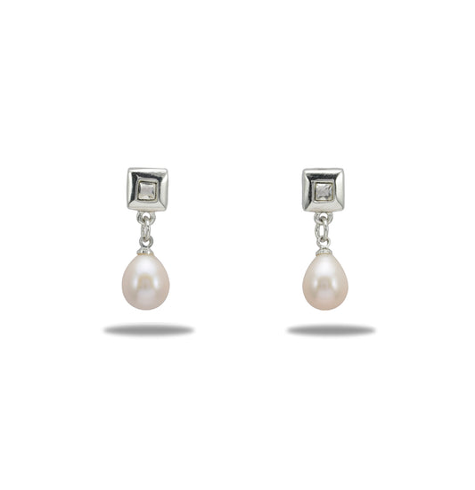 Attractive Pearl Stud Earrings