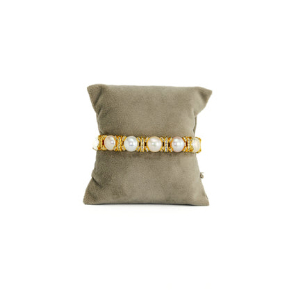 Classic White Pearl Bracelet