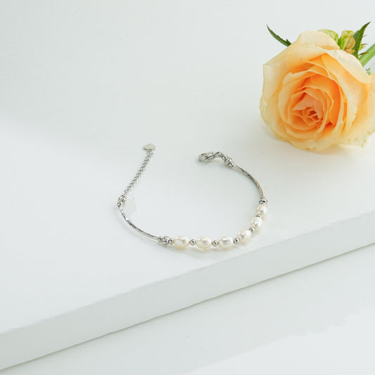 Simple White Pearl Bracelet