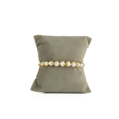 Exotic White Near Round Freshwater Pearl Bracelet