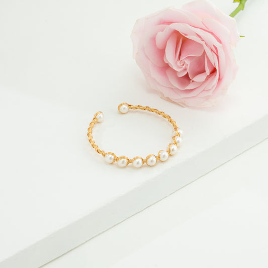 Elegant Near Round Freshwater Pearl Bracelet