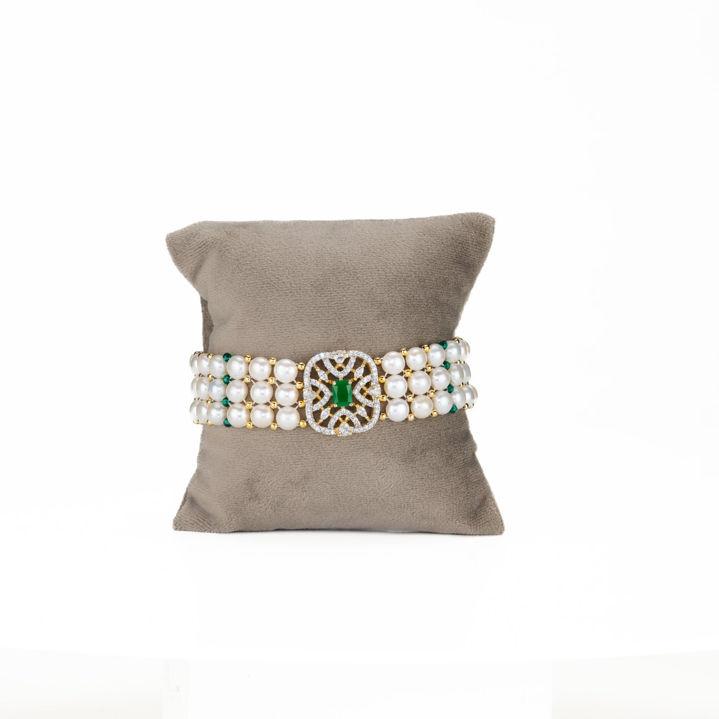 Graceful Green Stone White Freshwater Pearl Bracelet