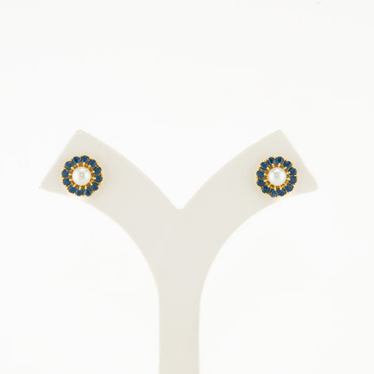 Swan Pearl Stud Earrings