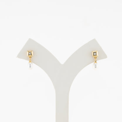 Attractive Drop Pearl Stud Earrings