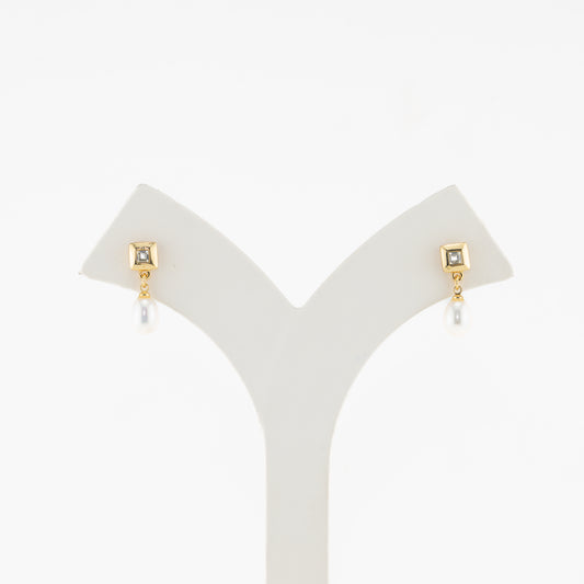 Attractive Drop Pearl Stud Earrings