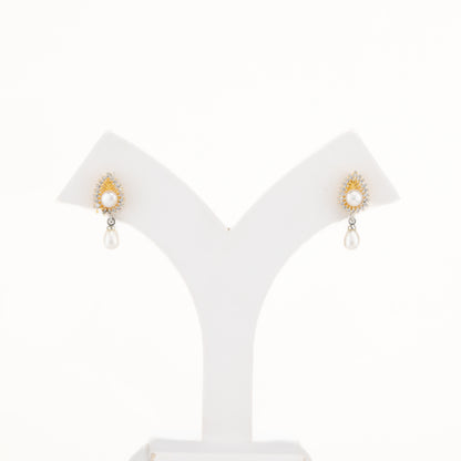 Glitzy Drop Pearl Stud Earring