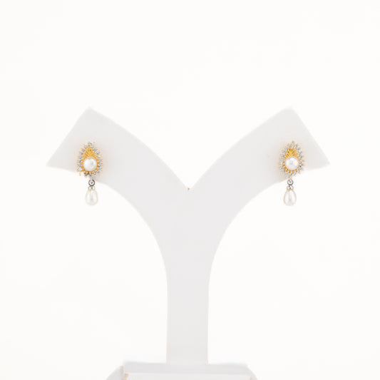Glitzy Drop Pearl Stud Earring