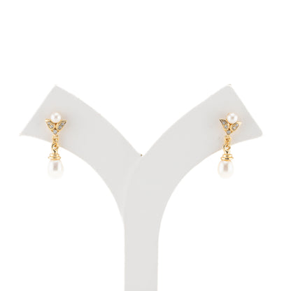 Detailed Drop Pearl Earrings