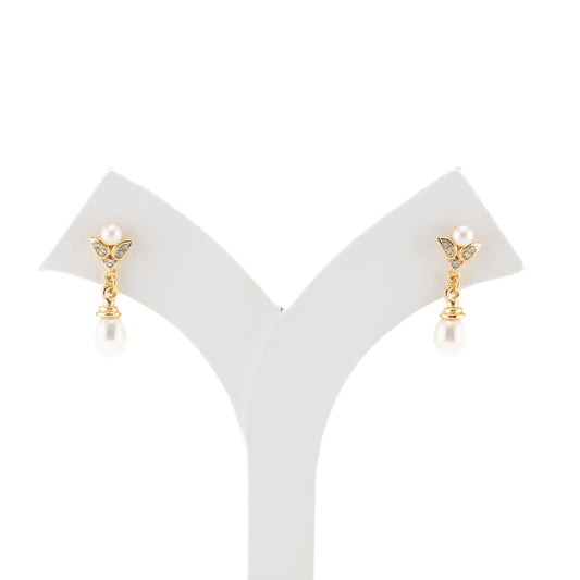 Detailed Drop Pearl Earrings