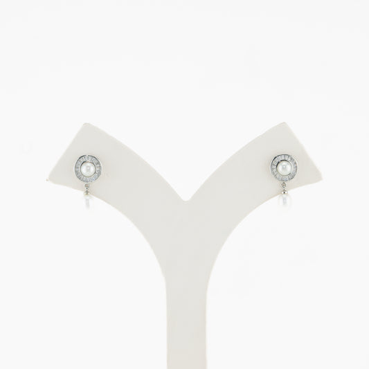 Seized White Pearl Stud Earrings