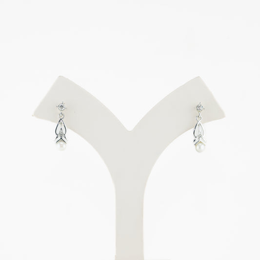 Pristine Pearl Hanging Earrings