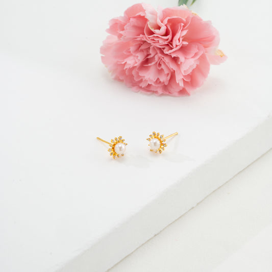 Striking White Stone Pearl Stud Earrings