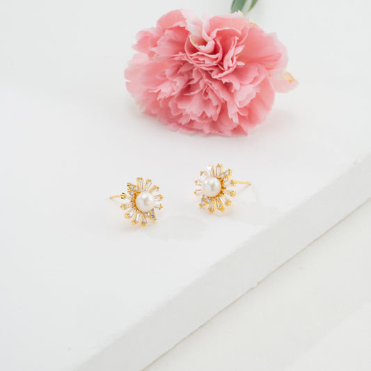 Glamour White Stone Pearl Stud Earrings