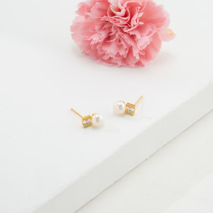 Delicate White Stone Pearl Stud Earrings